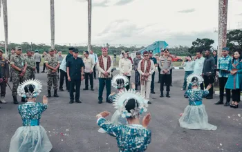 Gubernur Sultra Sambut Kedatangan Tiga Menteri RI di Bandara Halu Oleo 3 FB IMG 1780089667925