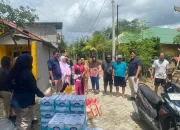 Ditresnarkoba Polda Sultra Salurkan Bantuan untuk Korban Banjir di Kendari