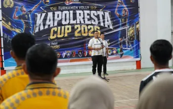 Kapolresta Kendari Resmi Buka Turnamen Volly Kapolresta Cup 2026 dalam Rangka Hari Bhayangkara ke-80 4 IMG 20260615 WA0014