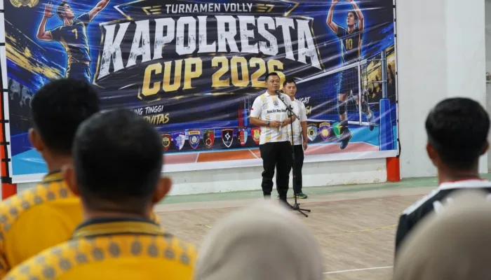 Kapolresta Kendari Resmi Buka Turnamen Volly Kapolresta Cup 2026 dalam Rangka Hari Bhayangkara ke-80