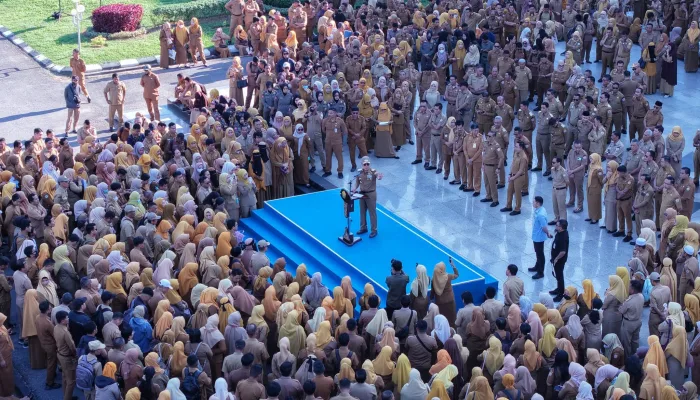 Pimpin Apel Gabungan, Gubernur Sultra Tekankan Disiplin, Integritas, dan Pelayanan Prima bagi Masyarakat