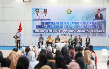 Gubernur Sultra Serahkan Rapel Gaji Enam Bulan Bagi PPPK Paruh Waktu 3 FB IMG 1783598781473