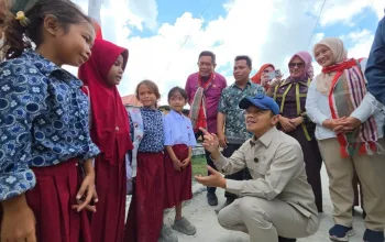 Pastikan Program Presiden Prabowo Menjangkau Wilayah Kepulauan, Wamendikdasmen Fajar Sapa Peserta MPLS Anak Suku Bajo di Wakatobi 3 FB IMG 1784239440874