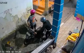 Aksi Dua Maling Motor di Kendari Barat Terekam CCTV 5 IMG 20260712 WA0000
