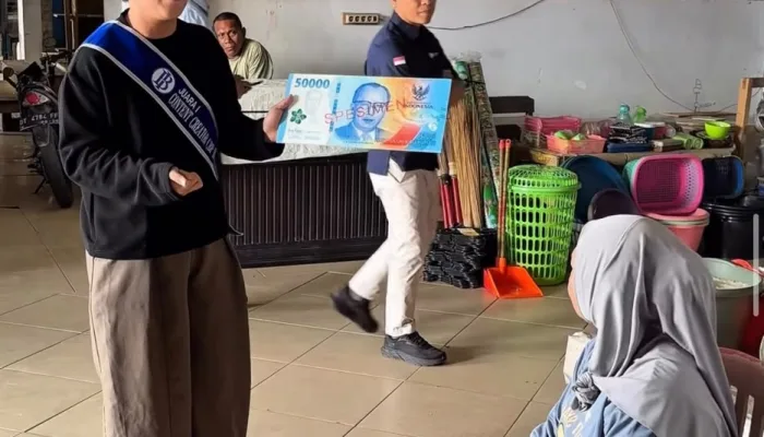 BI Sultra Edukasi Pedagang dan Masyarakat Pasar Wua-Wua Kenali Keaslian Rupiah
