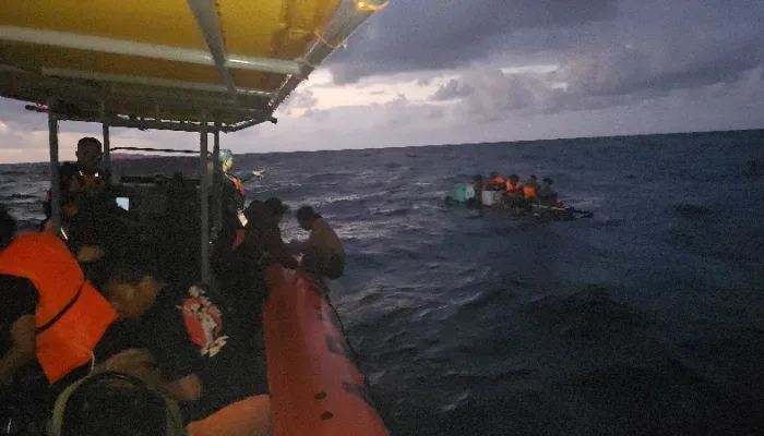 KM Cahaya Fitra 03 Bocor di Perairan Labengki, 11 Nelayan Berhasil Dievakuasi Basarnas
